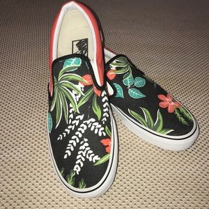 New worn Vans off the wall slip-on shoes